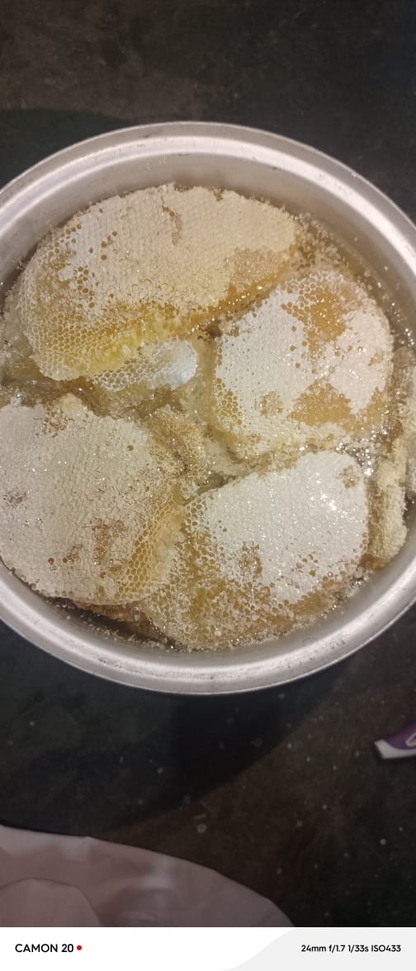 🍯 Small Bee Honey – Pure &amp; Natural  (1 Liter)