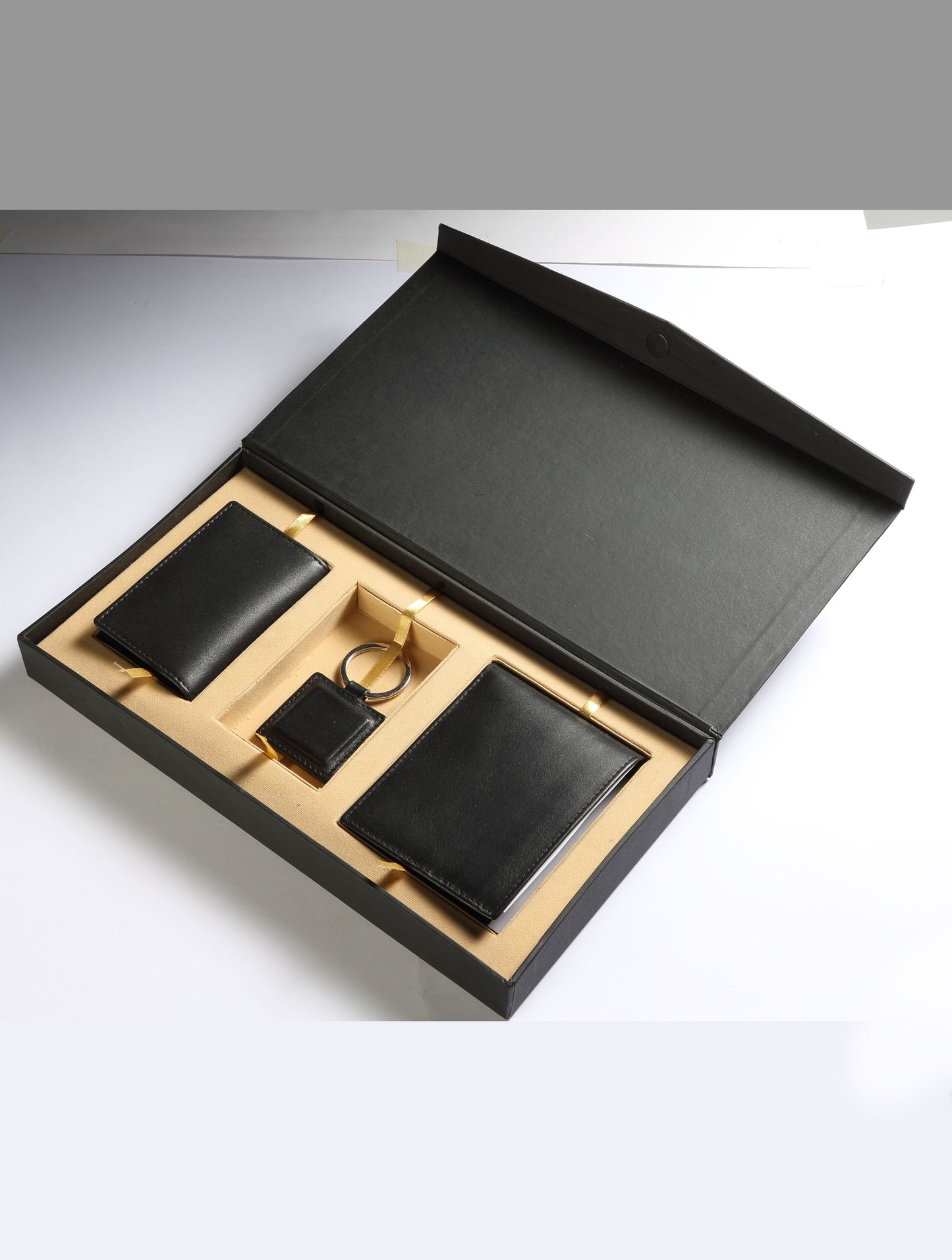 Luxury Leather Wallet Gift Set (Card Holder,keychain)